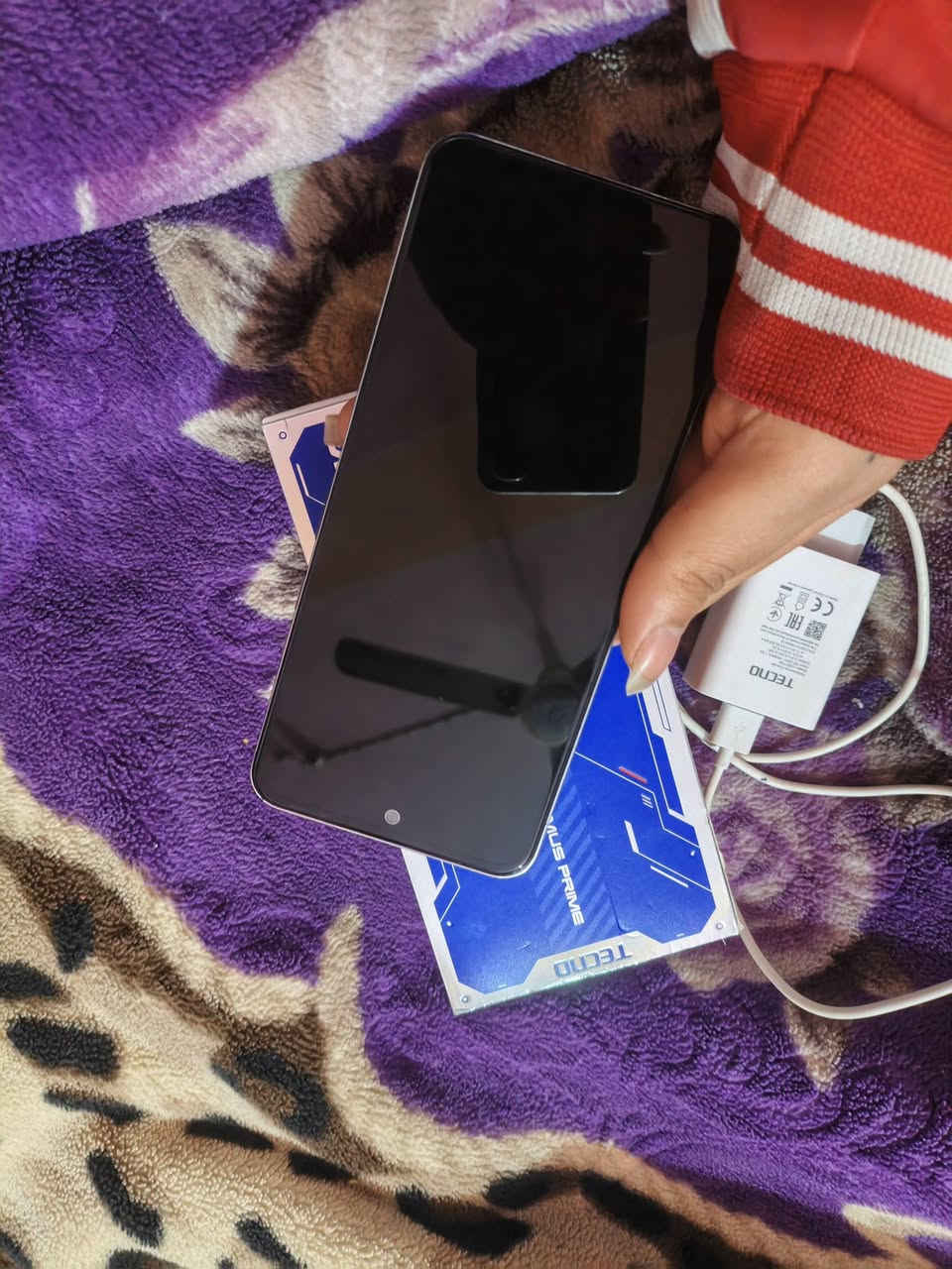 موبايل للبيع سعر 200 وبي مجال قليل
تكنو سبارك 30 برو 
استعماله شهرين ونص تقريبا
الون المميز نسخه المميزه
الموصفات 
حجم شاشه 6.78
تردد الشاشه 120
الذاكره 256
الكامره 108 + 0.8 ميجابكسل
المعالج Mediatek Helio G100
البطاريه 5000 يدعم شحن سريع 33 واط 
بصمه اصبع بلشاشه 
وبصمه وجه 
مع جميع ملحقاته الاصليه
العنوان البصره التنومه


**إذا كنت صاحب هذا الإعلان وتريد حذفه لأي سبب، رجاءا أرسل رسالة إلى الدعم الفني**