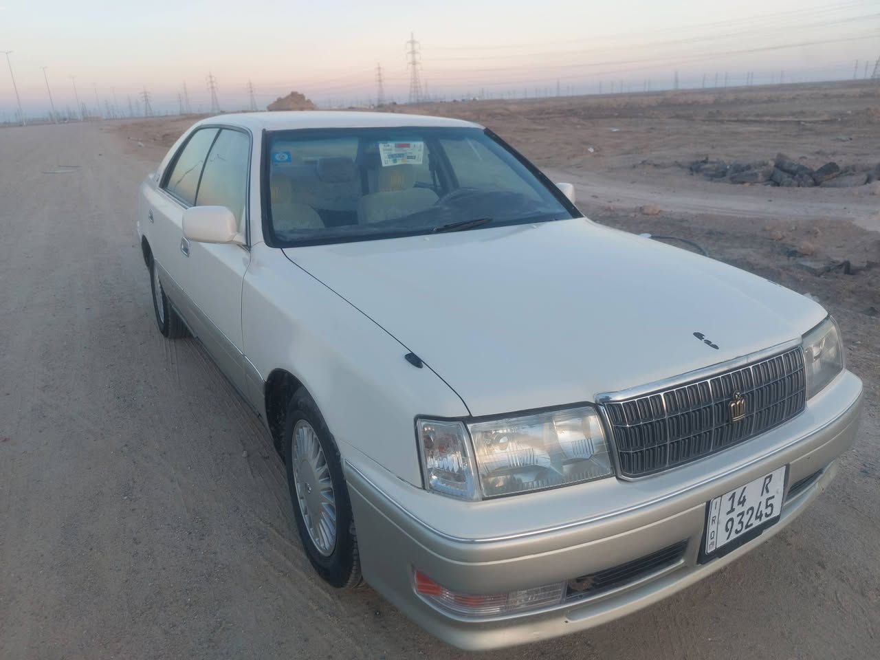 سيارة للبيع راس الثور ١٩٩٨ سيارة كاملة مابيهة أي نقص والسنوية لل٢٠٣٠ والرقم أنكليزي 
***********
