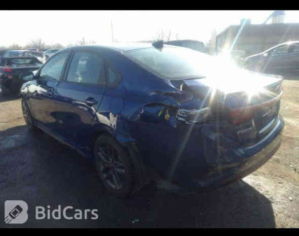 السلام عليكم من رخصت مدير الكروب فورتي 21 GT Lin السياره فول ماعدي الفتحه جاهزه من  كلشي بسمي تحويل ثاني يوم مصفر هيئه وغرامات تبديل بنيد فقط السعر 140 رقم الهاتف ***********
