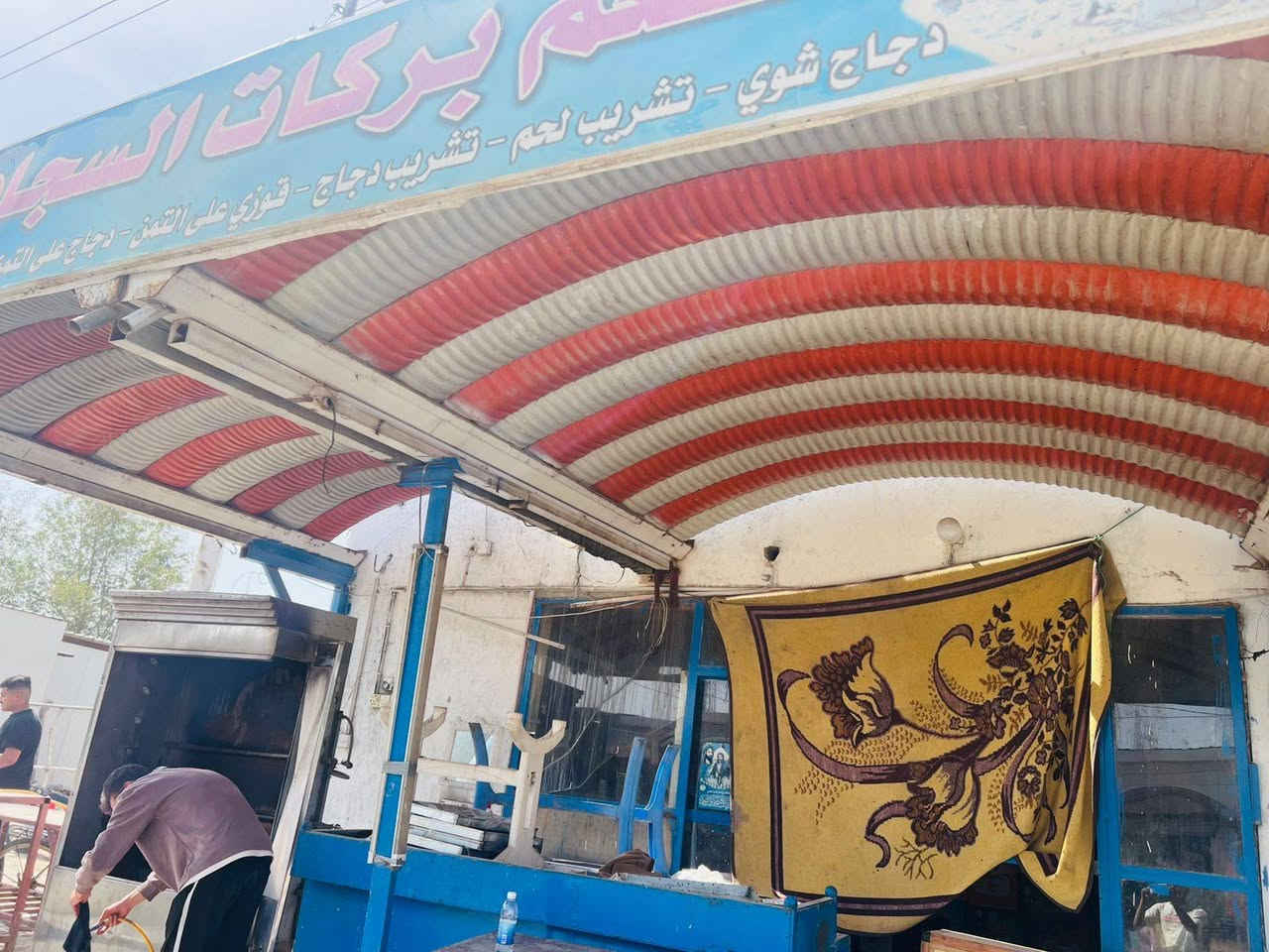سقفيه للبيع العرض ٤×٩امتار ٣قطع سويه السعر ٦٠٠ قفل عفك ***********
