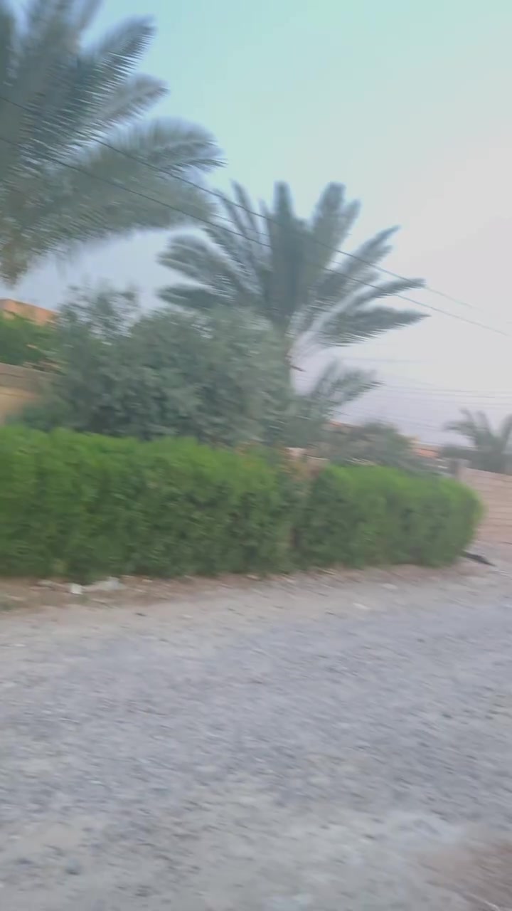 السلام عليكم للبيع مساحة 600م شارع ابو عقرب قرب السايدين واسواق علاوي بصف الركن ٥ غرف نوم شارع 15 

السعر 195 مليون
***********
