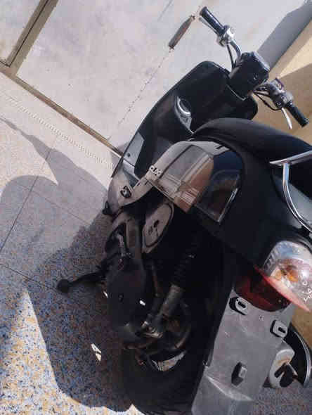 سلام عليكم دراجه بوليس ربمه ما مفتوحه بلاد كهربائي كلهه شغاله  بوشه 49 الدراجه ما ناقصه اي شي 
السعر 900وبيه مجال مكان الفاو  . سبب البيع معتاز
***********
