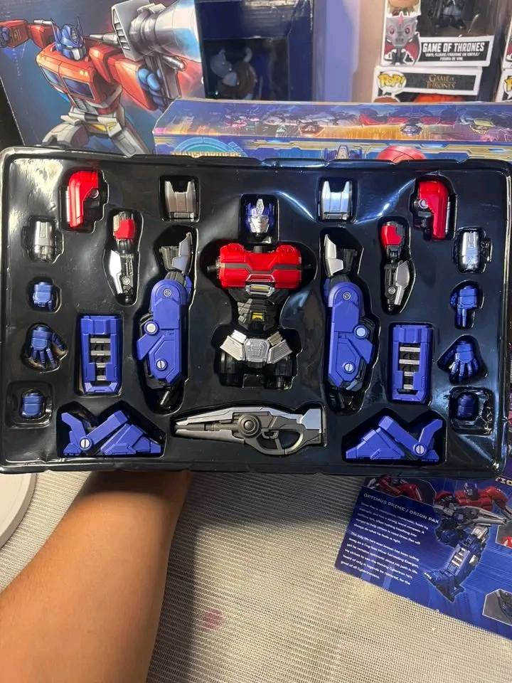 شخصية اوبتيموس برايم 
نسخة فيلم ترانسفورمرز وان


**إذا كنت صاحب هذا الإعلان وتريد حذفه لأي سبب، رجاءا أرسل رسالة إلى الدعم الفني**