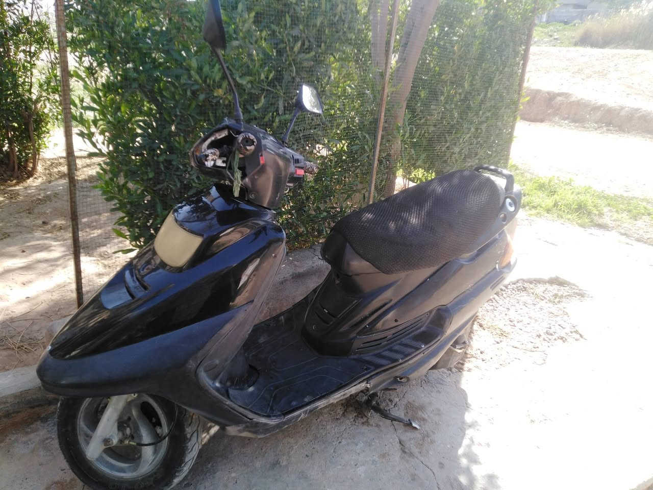 دراجه فراشة فحل سلف وهندر شغال كهربائيات نضيف السعر 325 وبي مجال ومراوس هم يرهم الرقم ***********
