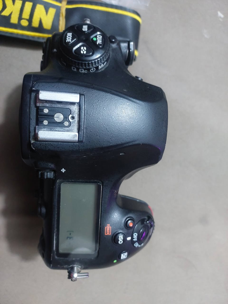 السلام عليكم للبيع اومراوس  بدي نيكون D850 نظافته كدام عينك فقط بيهه خط بشاشه ومامأثر ابد ملحقاتهه كارتونه وشاحنه وحزام كتف وبالنسبه للشتر شترها عالي سعرها خاص ***********
