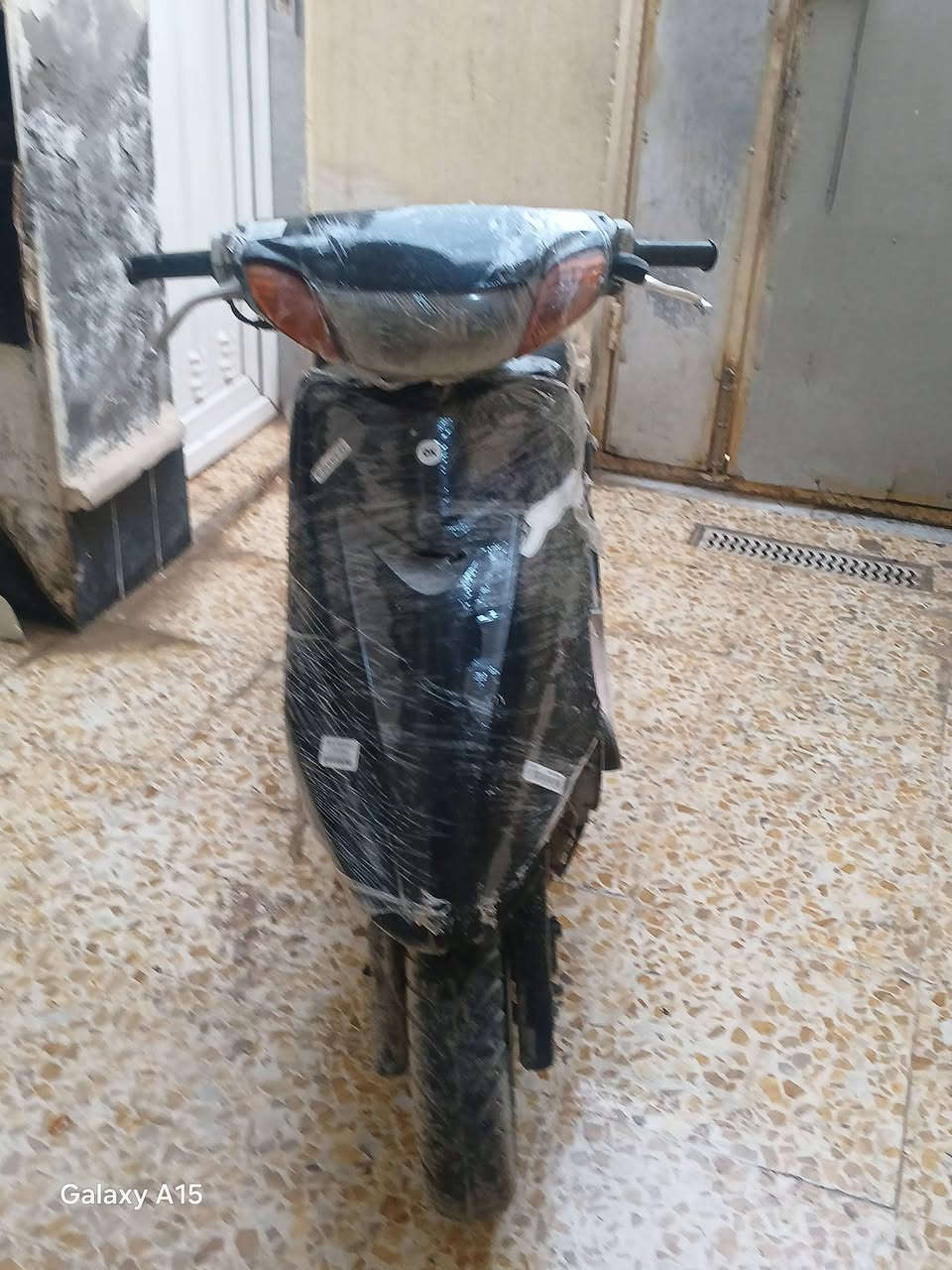 سلام عليكم دراجة عصفورية للبيع كوم حديد ب200 بيهة مجال حك جية ***********
