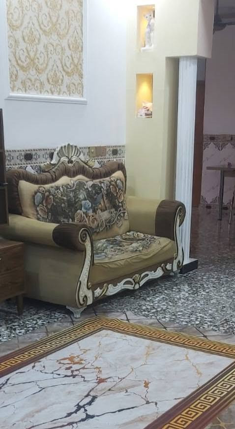 سلام عليكم
قنفات  +  ميز  
للبيع بسعر 1️⃣7️⃣5️⃣ الاف 
الاستفسار يرجع الاتصال بهاذ الرقم 
           ( ***********  )
