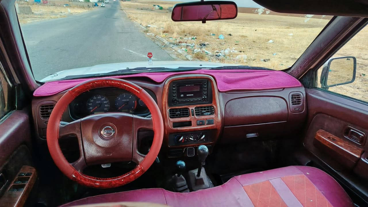 نيسان علوج  2007  براوةي دوبةي
سةيارةكة ناوسورة  بةخة جام كارةباية دةبل گيجة گيرو مةكينةو اكسل و دةبل اكسلي بةشةرت بي دةعمو ليدران و ساردةكوتة تةبريد ساردو گةرم مةزبوت تاقم بيش مةزبوت مالي دوستة
نرخي    64  وةرةقة
ژم    ***********
كورةك    ***********   چم چمال
