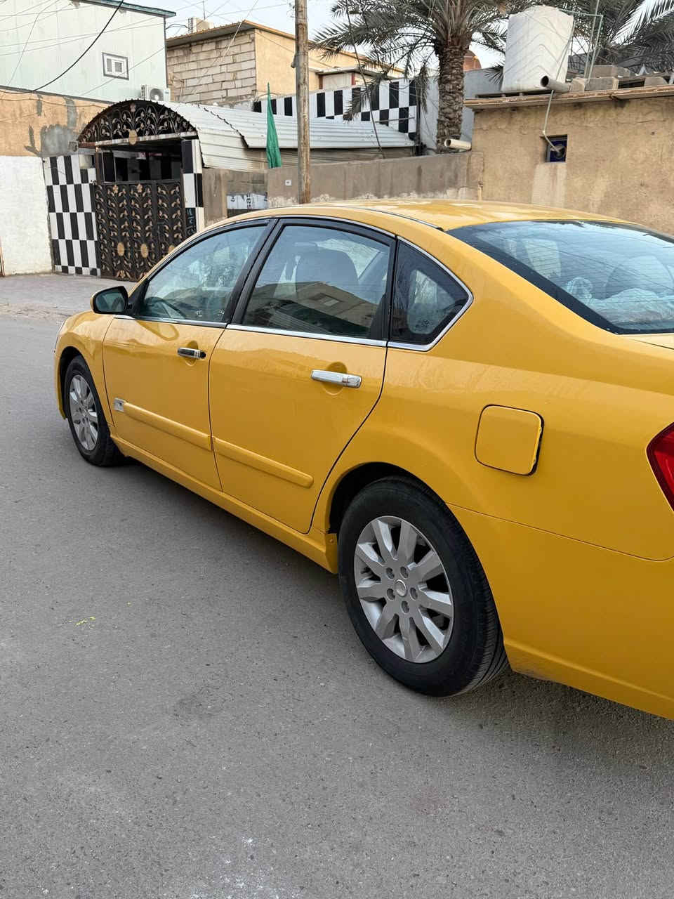 رينو سافران للبيع 
موديل 2009
السيارة جديدة مكينة وكير 
وبيها تغير لون الى اصفر 
ومصبوغة صبغة تخبل 
مكفولة من الضربة والكلبة والتجية 
وسنوية جديدة ورقم جديد وكلشي ما عليها من غرامات
فقط اتصال 
*********** هذا رقم راعيها 
 
انا مكلف بالنشر البصرة, العراق
