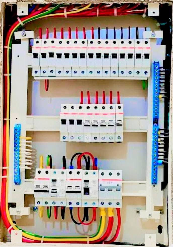 سلام عليكم 
يوجد صيانه سبالت 
وشد وتنظيف. 
يوجد سباك صيانه 
وتسيس تسلم هيكل تستلم جهاز مده قليله شغل مهندسين 
يوجد كهربائي تسيس وصيانه 
شعندك صيانه سبالت او سباك كهربائي كل شغل مرتب وضمان بل عمل ***********
