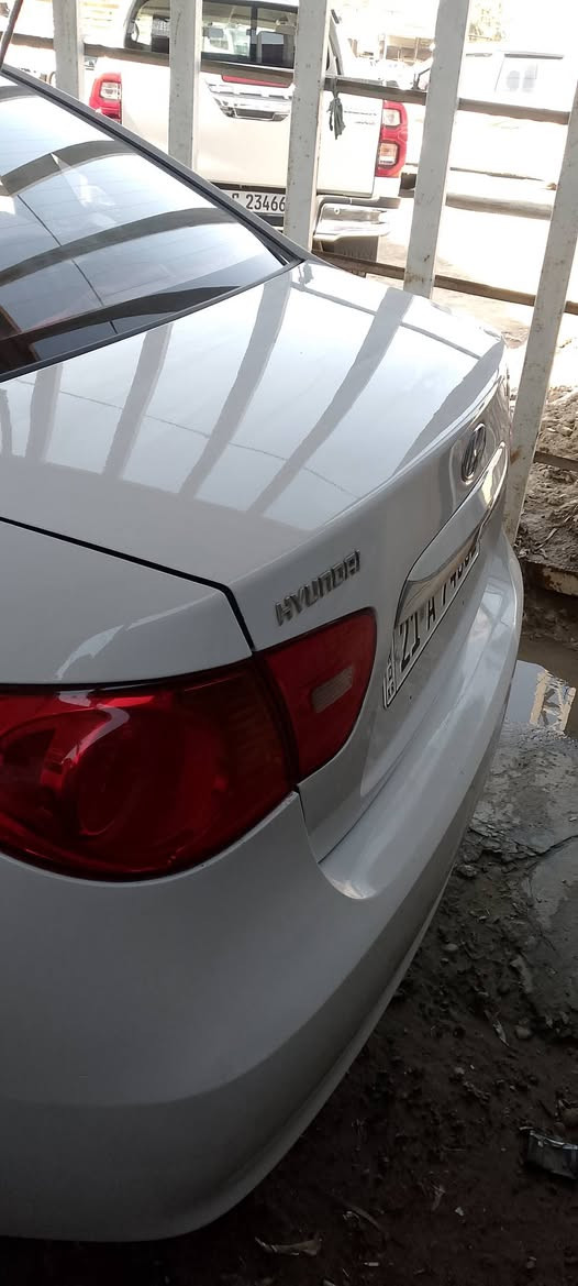 السلام عليكم النترا موديل ١١ شماليه رقم وسنويه وهزه جديده لحد ٣٠ مكينه ١٦٠٠ بسم عربي من بغداد السياره جاهزه من كلشي خير من الله بيها صبغ باب السايق ولدوسه فقط كما موضح بالسونار السعر ١١٥ العنوان واسط قضاء الصويره الاتصال ***********
