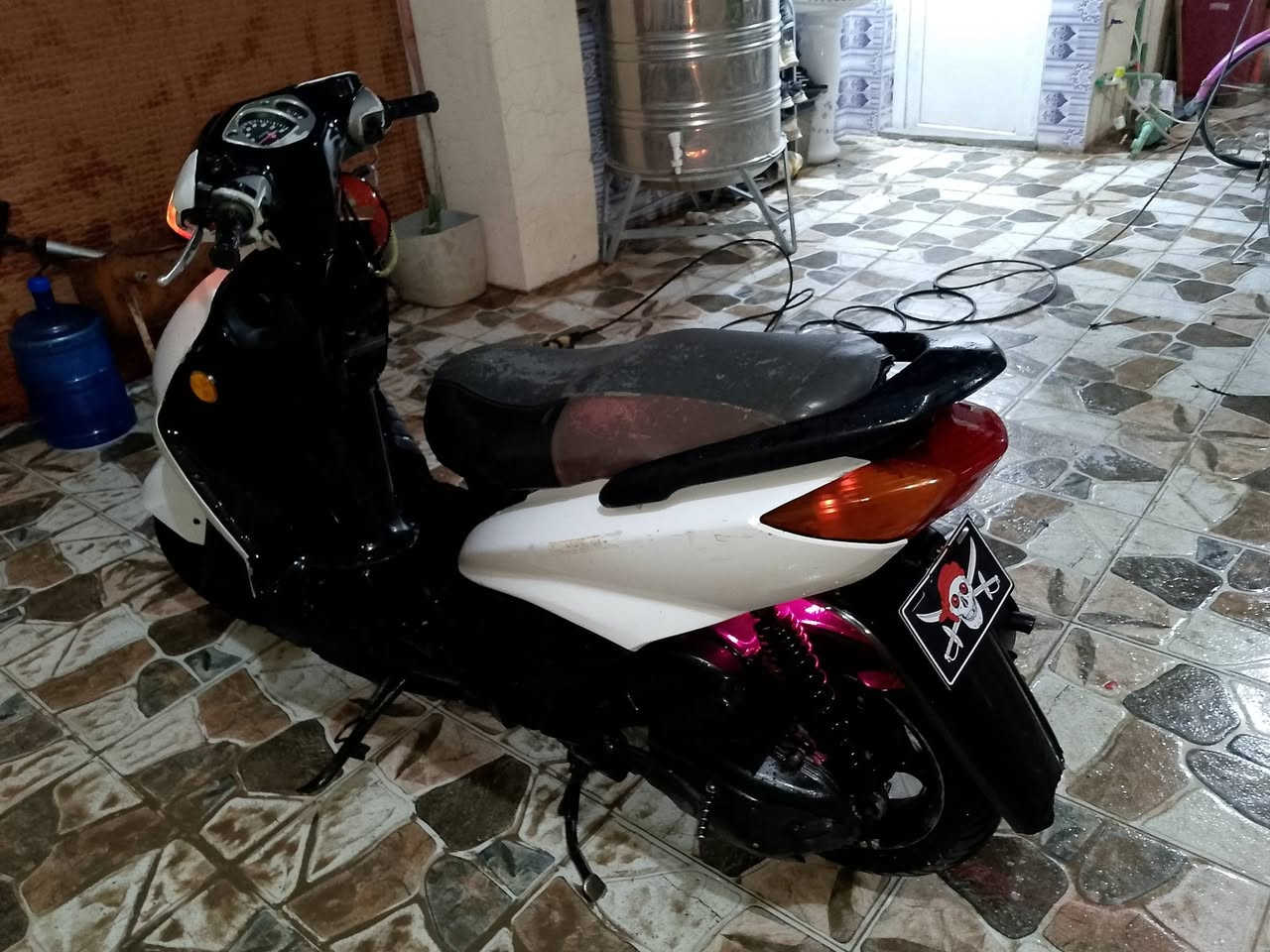 سلام عليكم موطور سكنس للبيع موطور 2019موطور كامل مابي اي نقص هندر سلف شغال كهربأيات كلهه شغاله سرعه 140للستفسار ***********
