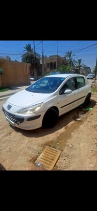 بيجو 307 نظيفه  2006 للبيع أو مراوس   السياره مكفوله من الصبغ والحادث ...