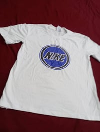 عندي تيشيرتات وبجايم  رجالية ، نسائية  ماركات عالمية أوربية جديد  قطع ...