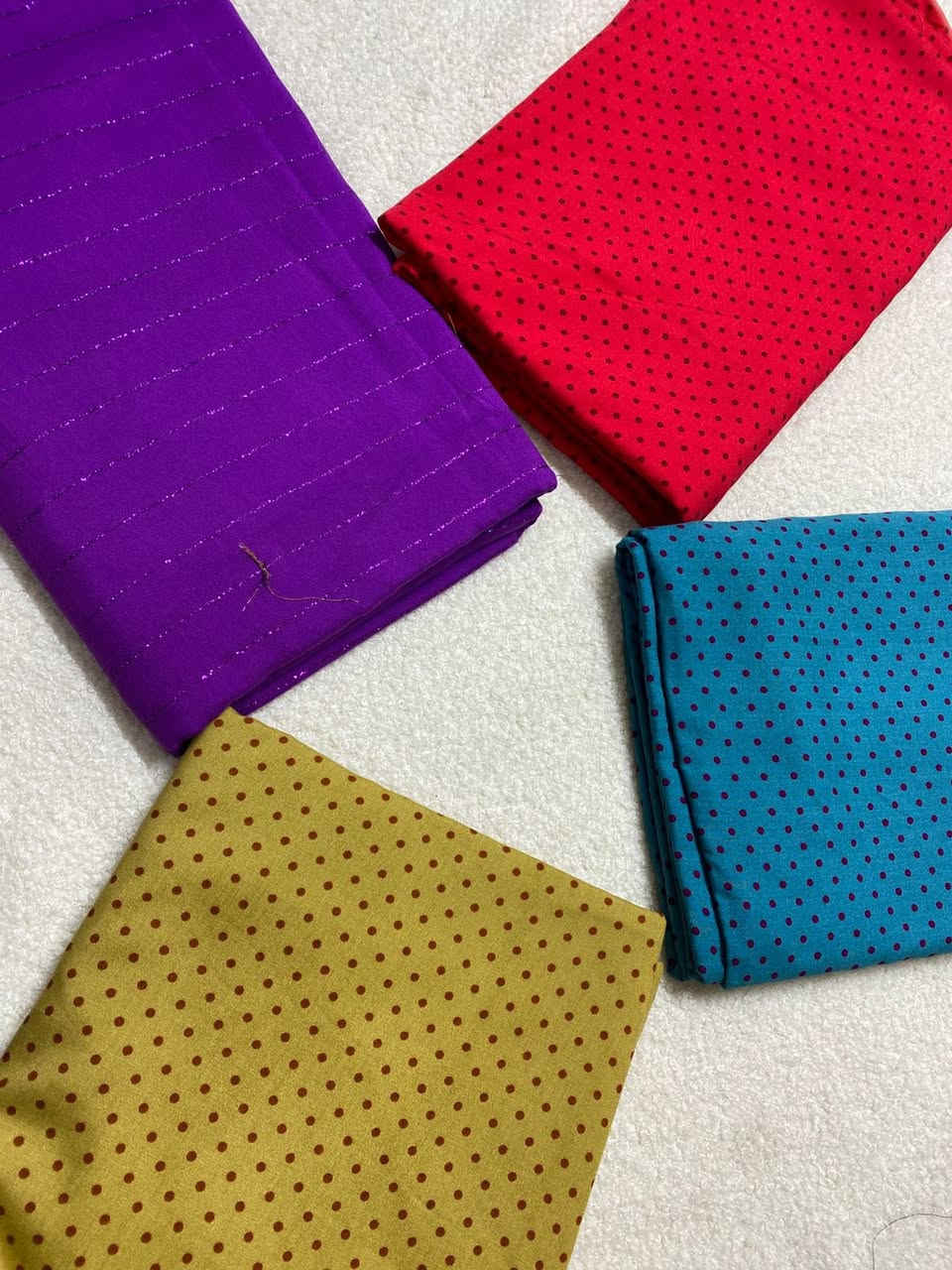 مساء الخير عيوني 🌸🌼🌹مثل ما عودناكم بلموديلات الجديده والحلوه الخامه روعه ناعمة والملمس تحفه 
 والسعار هم حلوه مثلكم 🤩🩷🤎🩶 كشمير ايطالي قطني دبل صبغة  للبيع جملة ومفرد ويوجد توصيل سريع
الفحص امام المندوب واذا في حال معجبكم رجعو بدون دفع اجور توصيل وتدللون علينة
🌹للحجز خاص او واتساب***********
