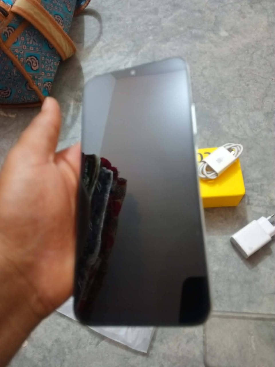 السلام عليكم تلفون poco c81 جهاز جديد كسر كارتون ويا كامل ملحقاتها جديد بعده السعر 160 بي مجال مكان بغداد متواجد خاص او الرقم ***********
