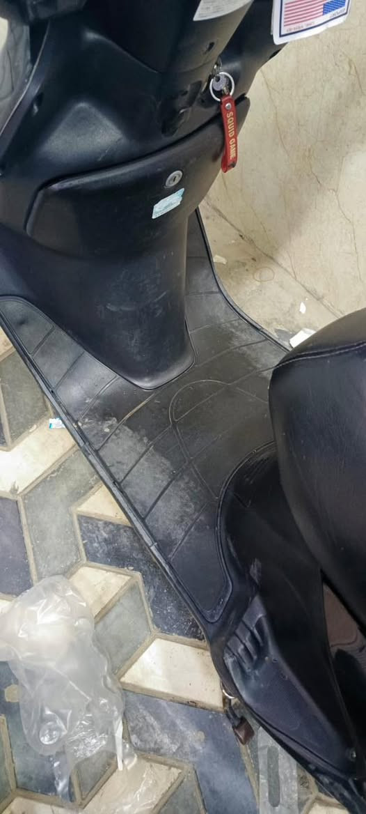 للبيع
دراجه سبيسي موديل 2011
نضيفه 
سعر 500 ألف 
وبيهه مجال 
مكاني المحموديه 
‭0776 634 3868‬
للاستفسار 
هذا رقمي بي وتساب
