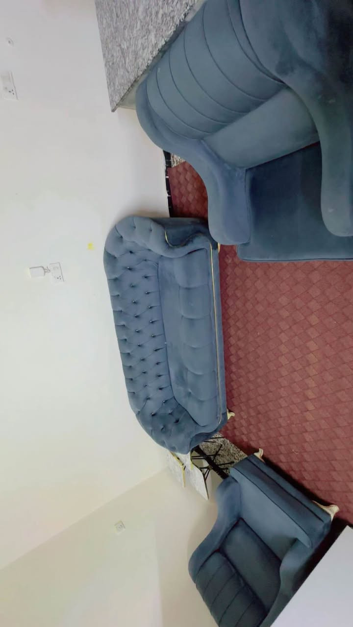 نص تخم قنفات تركي 5مقاعد للبيع نوعية فاخرة العنوان بغداد المنصور *********** السعر 275 الف بغداد, العراق
