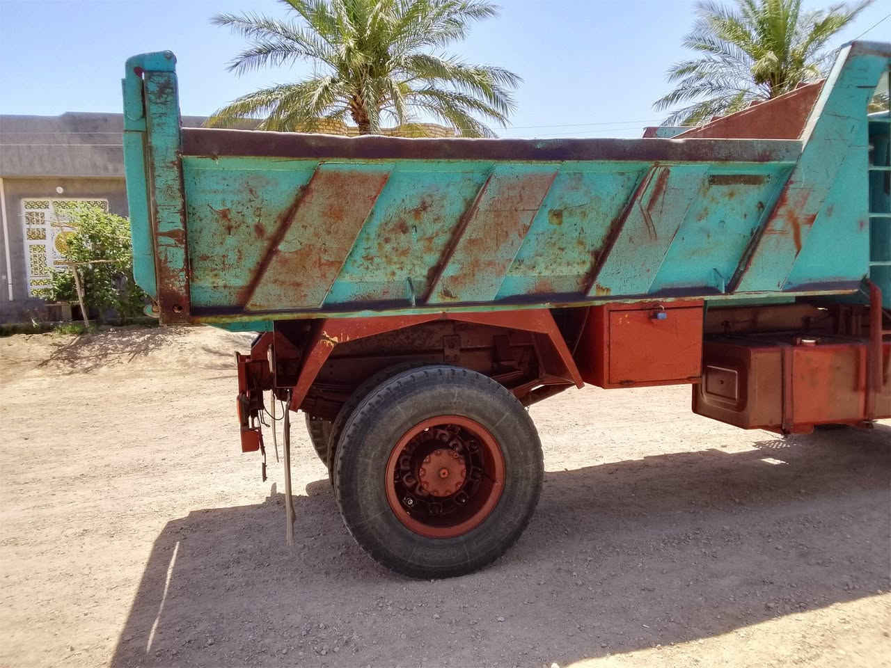 بدي بلادي للبيع مال 80 السعر 30ورقه بيه مجال بصيط ***********
