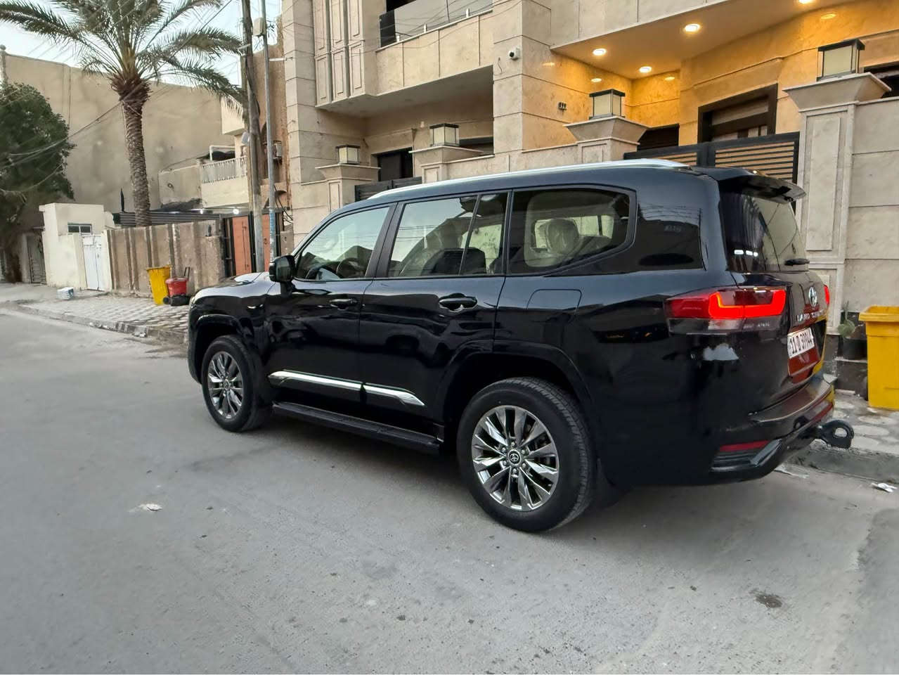 السلام عليكم رمضان كريم حبايب 
لاندكروزر بريم اصل ام التطبيق 
2023 موديل رقم بغداد باسمي 
فول مواصفات ماكو داعي اذكر المواصفات 
تنفس طبيعي 
ماشيه ٦٩ 
بيها رصعه بالجاملغ الخلفي سحبتها 
باقي السياره كفاله عامه 
السعر 640$ مجال بسيط 
مكاني بغداد 
***********
*********** بغداد, العراق
