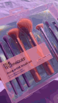 ريل تيكنيكس ⋆⭒˚.⋆🤚🏻🍡𐙚 💬 ⊹₊⋆
 مجموعة فرش انستا ارتيست للوجـة والخدود والعينين، مجموعة فرش مكياج لكريم الاساس واحمر الخدود والبرونزر والكونسيلر وظلال العيون، ادوات مكياج احترافية عالية الجودة، مجموعة من 9 قطع. 
الكوالتـي جداً عالي✨
الملمس ناعـم على الـبشـرة ✨
﹏﹏﹏﹏﹏﹏˚ 𓇼𓈒𓏸🎅🏻⋆⭒˚♥𓇼


**إذا كنت صاحب هذا الإعلان وتريد حذفه لأي سبب، رجاءا أرسل رسالة إلى الدعم الفني**