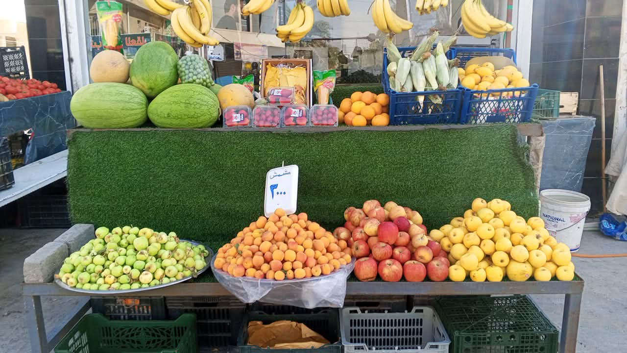 محل مع الغراض للبيع لعدم التفرغ  المكان حي اسيا للاتصال ***********
