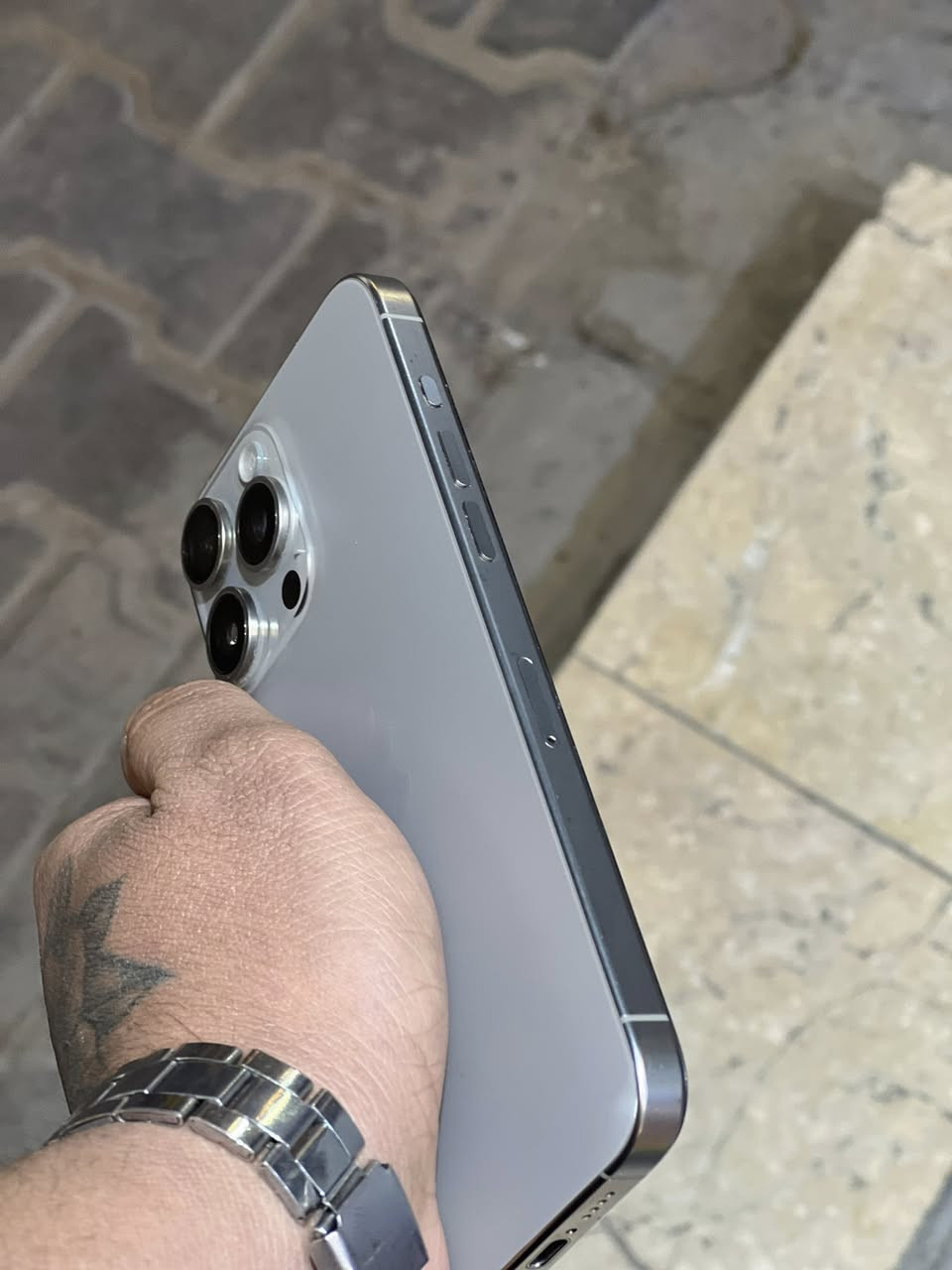 ايفون 15promax
ذاكره 256 
بطاريه 87 بلاد
جهاز عربي شرق اوسط AAA
مكفول كفاله عامه 
نضافت جهاز 100/100
جهاز بحاله سليمه فقط مستبدل شاشه نوعيه كلش حلوا 
سعر 800,000
عنواني بغداد ***********
