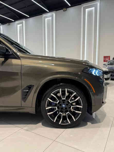 BMW X5 xDrive 50e 
M SPORT PACKAGE

شكل جديد🔥🔥

موديل:2024  
B58 TU2 3.0 16 turbo
سلندر:6 سلندر
 ماشي:25 الف مايل
شريكه:وارد اميركي كلين تايتل

 مواصفات:
الكاميرا الخلفية - سقف بانورامي - صندوق كهربائي - التحكم على المنحدرات - كاميرا 360 - تدفئة المقاعد - تبريد المقاعد - فتحة
السقف - بصمة - شاشة - مراقبة النقطة العمياء - التحكم التلقائي في درجة الحرارة - نظام بدء التشغيل - نظام فرملة الطوارئ - 8 وسادة
هوائية - المصابيح الأمامية ليد - مصابيح الليزر الأمامية - عرض المعلومات على الزجاج الامامي - تدفئة مقود القيادة - لوحة قيادة رقمية
- إنارة محيطية - أبل كاربلاي - مقاعد تدليك - xDrive

***********
***********
