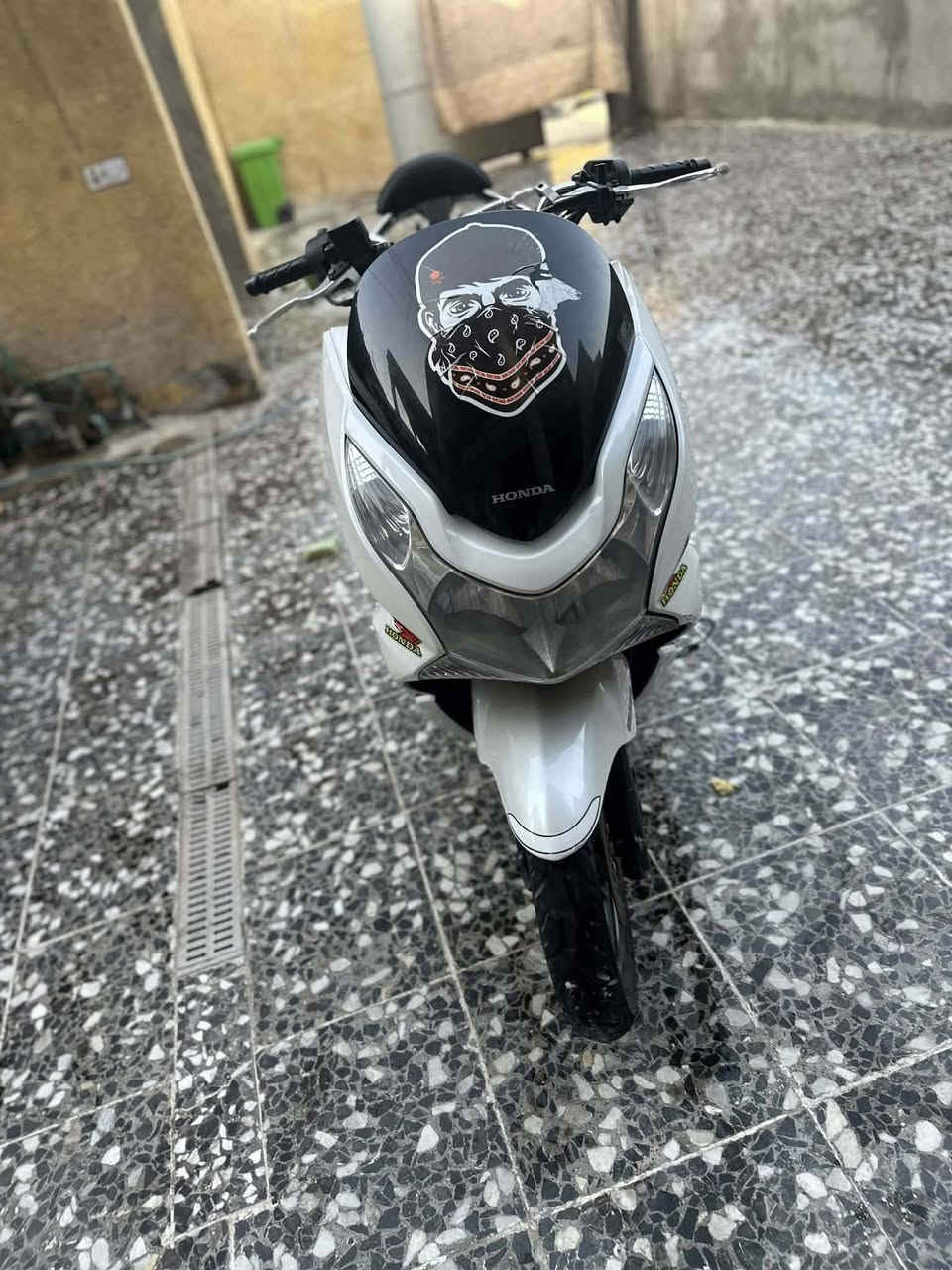 دراجه بي سي إكس جيل لأول درجه كفاله عامه فقط هاذه ضربه ب كفرات موضحه داخل صور دراجه انضف من ب صوره السعر 12 وبيه مجال بسيط المكان بغداد المعامل العماري متواجد فقط وتساب وتصال على رقم الهاتف
***********
