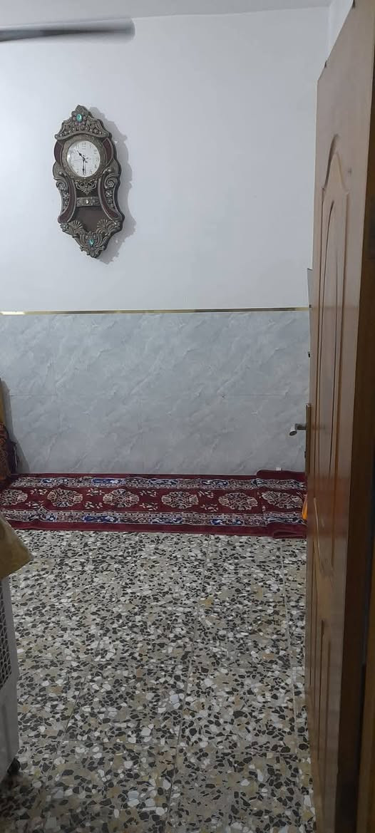 ٦٠ متر واجهة ٦ نزال ١٠ استقبال +مطبخ +غرفة نوم+ملحقات الطابق الرضي مدخلين +الطابق الثاني غرفتين نوم +حمام البيتونة ٦×٥... أتصل ع وتساب ☎️***********🍀طابو ملك صرف بشعب السعر/130مليون وبي مجال
