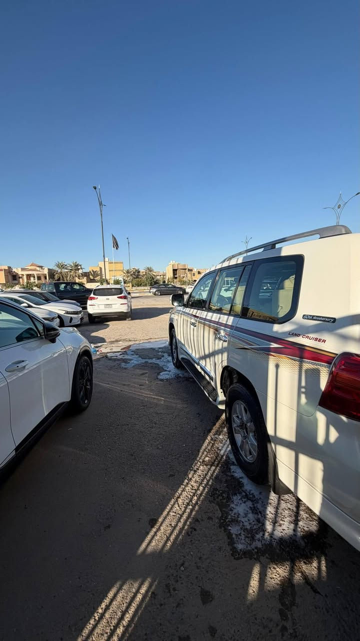 لاندكروز مديل 2009
بريم معروفه مواصفاته 
الاستفسار 
الاتصال بالرقم /***********
