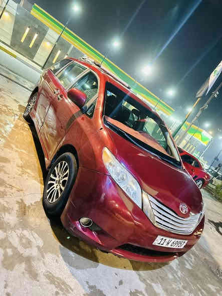 السلام عليكم 
للبيع تويوتا سينا 2014 v6 
7 راكب سياحي vip
سيارة خير من الله كير محرك تبريد صدر بشرطط 
سيارة حلوة وكاعده وبالخير علياخذها 
السيارة صبغ عام  اثر حادث وبيها معجون  
اعيد واكرر السياره صبغ عام
بدون دواخل بدون شاصي بدون لغد 
ترايها يخبل 
تشغل وتطلع وين ماتريد تروح 

مواصفات LE: يعني فول 1/1 لمتيد
سيارة رقم بغدادد
تحويل ثاني يوم 
السيارة يحتاجلها بعض الترتيبات البسيطه 
..................................
السعرر (117$) وبيها مجال للشراي ( خواتها 160وفوك )
بالعافية عالياخذهه
وماكو بهيج سعرر ابد ❗️❗️
بغداد شارع فلسطين ***********
