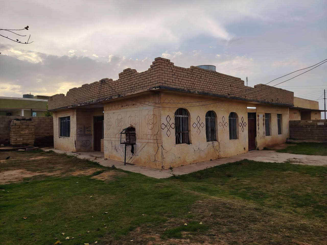 بيت البيع او اجار في محلت الضاحية رقم ابو البيت ***********
