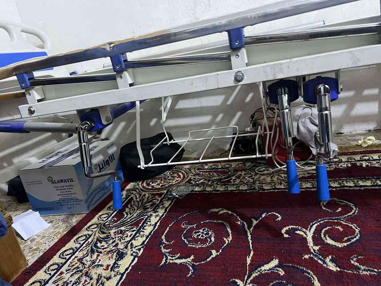 جرباية طبية خمس حركات مع جميع غراضها والفراش طبي غير مستعمل للبيع بسعر 250 ألف وبيها مجال للإستفسار الاتصال بالرقم ***********
