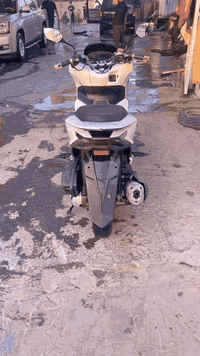 بيسي اكس جيل رابع كوري دراجة كاملة ما ناقصهة شي قبل شهر نزلت من حمودي سيد ماشة 46 الف نضيفة حساسات كلهة شغالة كلشي شلعة ومعدل سعر 18ونص ثمنطعش و نص ورقة و بيهة مجال قليل بغداد رقم ***********
