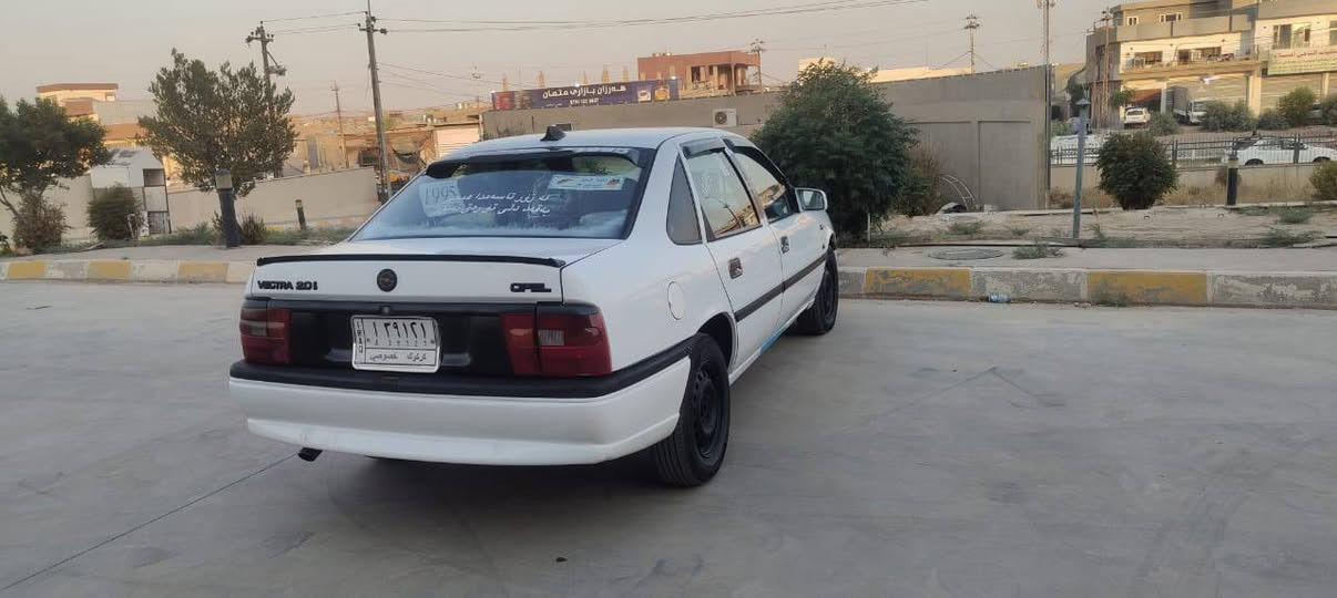 أوبل فيكترا
موديل ١٩٩٥ مكينة ٢٠ كير أوتوماتيك مابي عيب سبوخ بيلادي فول مواصفات بس مابي سلايد سنوي جديد عندة بطاقة بنزين

كركوك

رقم تلفون ***********
