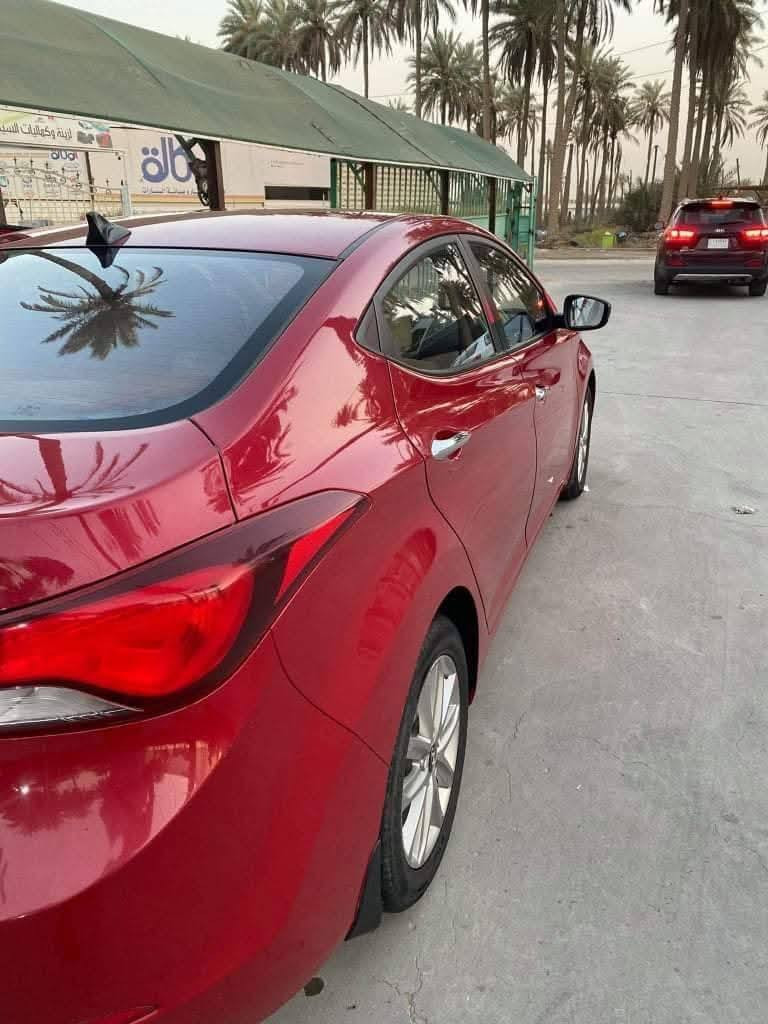 السلام عليكم
النترا موديل 15 
خليجي محرك 1600 ماشيه 128 
 مكفوله ما عدا طخه بسيطه ب بونيد
 السعر 120 بيه مجال قليل 
 مكان الحمزه الشرقي  رقم ***********
