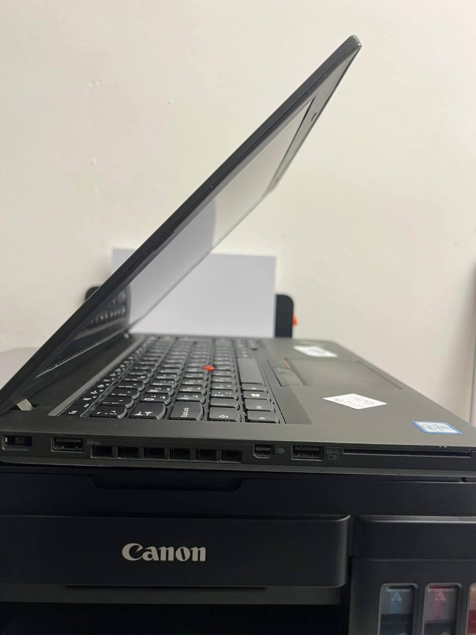 رقم 7844515426
تم وصول لابتوب 🛑 LENOVO T460⭕ بسعر190فقط
ب 190 الف دينار  فقطط لابتوب سلم 
🔘المواصفات 🔘
🟥حجم شاشة 14.0🟥معالج كور اي فايف جيل سادس
🟥رام  8GB كيكا DDR4   🟥هارد SSD 256GB    
🟥كرت شاشه داخلي انتل   4 كيكا 🟨دقة الشاشة فول HD
🟥باتري ليثيوم يوفر 4 ساعات ( ضمان يوفر ساعة فما فوق)
🟥كيبورد  عربي انكليزي 🟥ويندوز١٠ او 11
🟥منفذ USB3  عدد  
‎نضام وندوز 10 او 11 حسب الطلب💪
‎مع كافة البرامج الي يحتاجهه المستخدم🌺🌺
‎ملاحضة الابتوب مستعمل اوربي بنضافة 95%
‎ضمان عشرة ايام في حال وجد مشكله يستبدل في نفس الموديل 😘😘
.______
لطلب والاستفسار الاتصال 
7844515426
او مراسلةالصفحه
