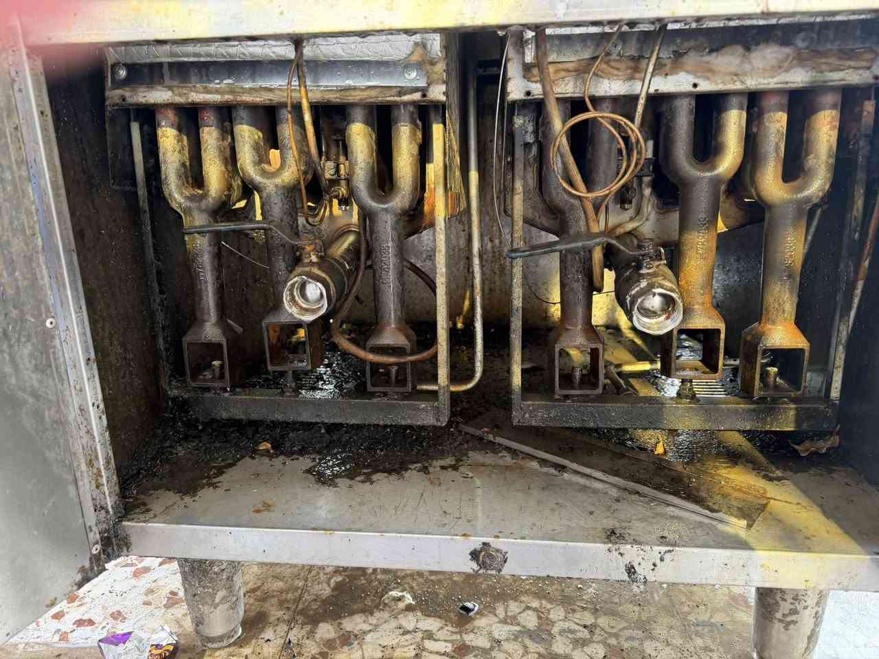 للبيع.  مدينه الصدر علوه جميله.  سعر 300.  ***********
