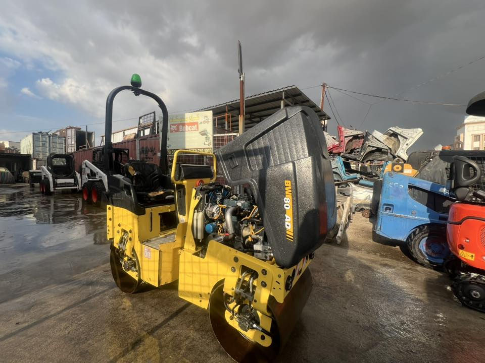Bomag 2011 80سم   
دخول جديد محريك كابوته 3 سلندر 
جديد جديد ارخس سعر  مكان أربيل صناعه شيماليه 
*********** ***********

