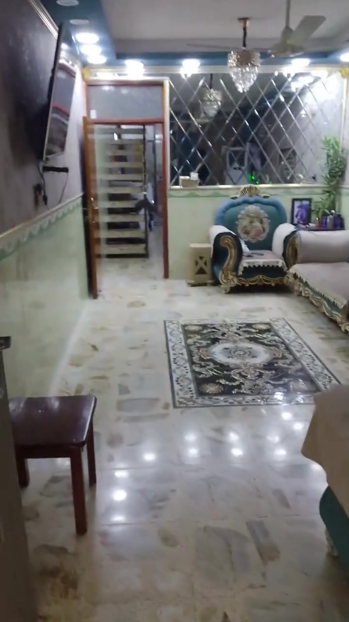 سلام عليكم
مشتمل ٧٨م
أبعاده الحبهه٣و٢٥تقريبا
والنزال٢٢
يحتوي على كرمه واستقبال وحولي مطبخ
وغرفه نوم وصحيات للطابق الاول
والطابق الثاني غرفتين اضافه الى الحولي
ومخزن سندويج وسطحين
عنوانه الشعب قريب خلف سوك شلال
وكما موضح بالفيديو أسفل النشر 
سعره ١٧٥ مليون بي مجال
للاستفسار أكثر الاتصال على الرقم
***********
