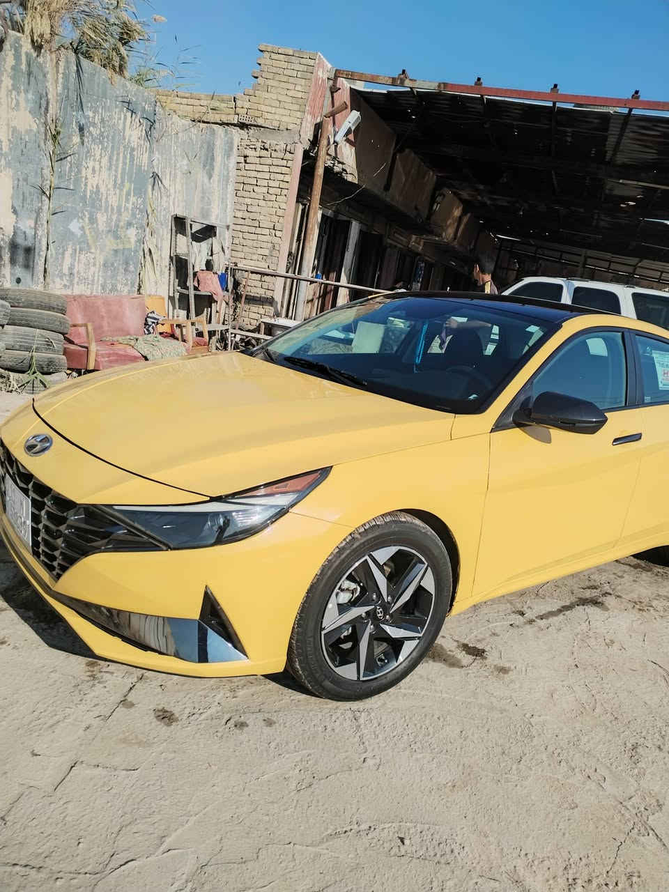 السلام عليكم النترا وارد امريكي حادث قطعه واحده موديل 23  رقم خصوصي سياره ليبل واحد نص فول  سعر اتصل على هذا الرقم ***********
