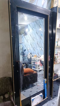 مرايا • كرسي • لوكر