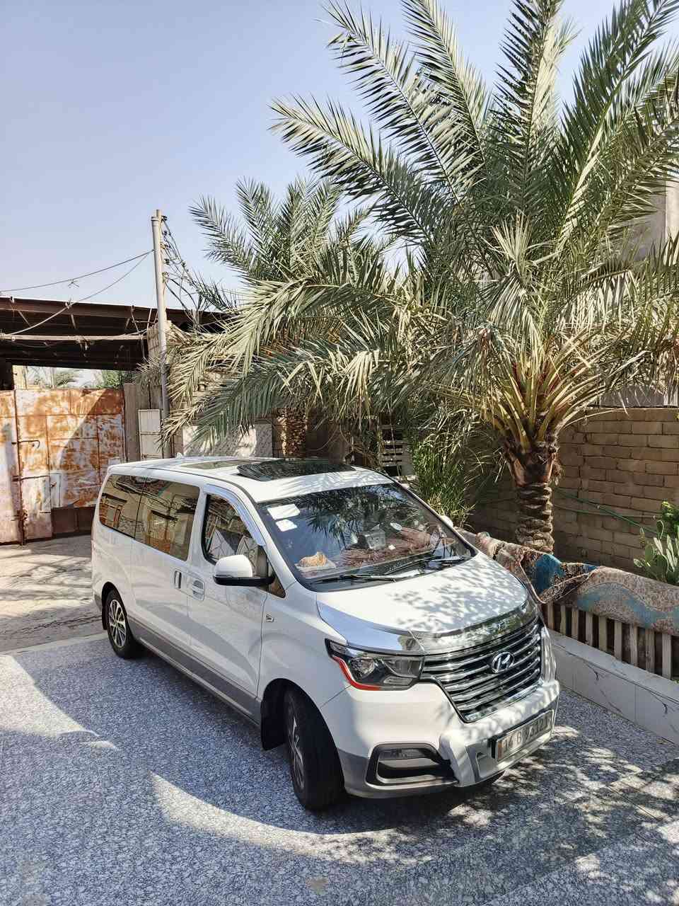 سلام عليكم
ستاركس مديل 23 كفالة عامه رقم بصرة ما عدا جاملغ الأمامي مرشوش نص كلير جلاتين فقط من كوريه فول مواصفات فتحات كلش للخير كروز قفل سرعه كشنات تدفئه وتبريد بيها ويلات اصليه لايت زنون كامل السياره كامله ما ناقصها شي دواخل بل نايلون شرط  ماشيه 53 ألف فقط 
السعر :345 وبيها مجال 
المكان البصره قضاء المدينه
الرقم ***********
غير متواجد على النت فقط اتصال 
إذا ما يعجبك أعبر المنشور يرحم والديك
