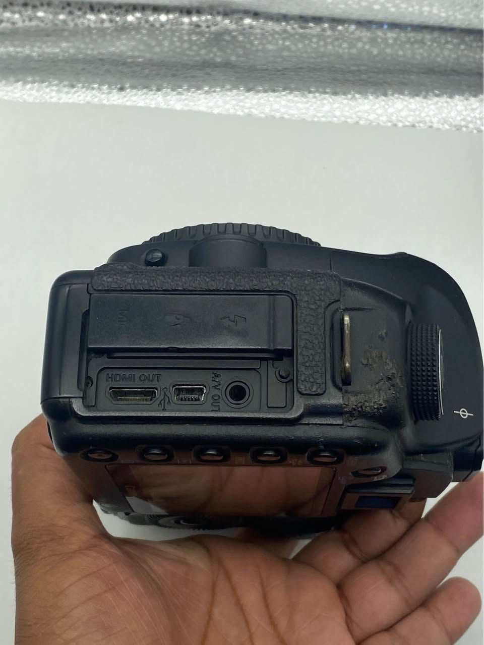 Canon 5D mark ii 
Objectif canon 35-70
Carte compactflash 256MB الرباط, المغرب


**إذا كنت صاحب هذا الإعلان وتريد حذفه لأي سبب، رجاءا أرسل رسالة إلى الدعم الفني**