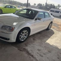 كرايسلر ٣٠٠ • ٢٠١٢ • صبغ كامل