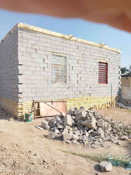 سلام عليكم بيت زراعي للبيع قرب مدرسة اليعربيه مساحته 200متر مبني بيه غرفتين وسياج وصحيات بناء جديدسعرة 35وبيه مجال لاستفسار ***********
