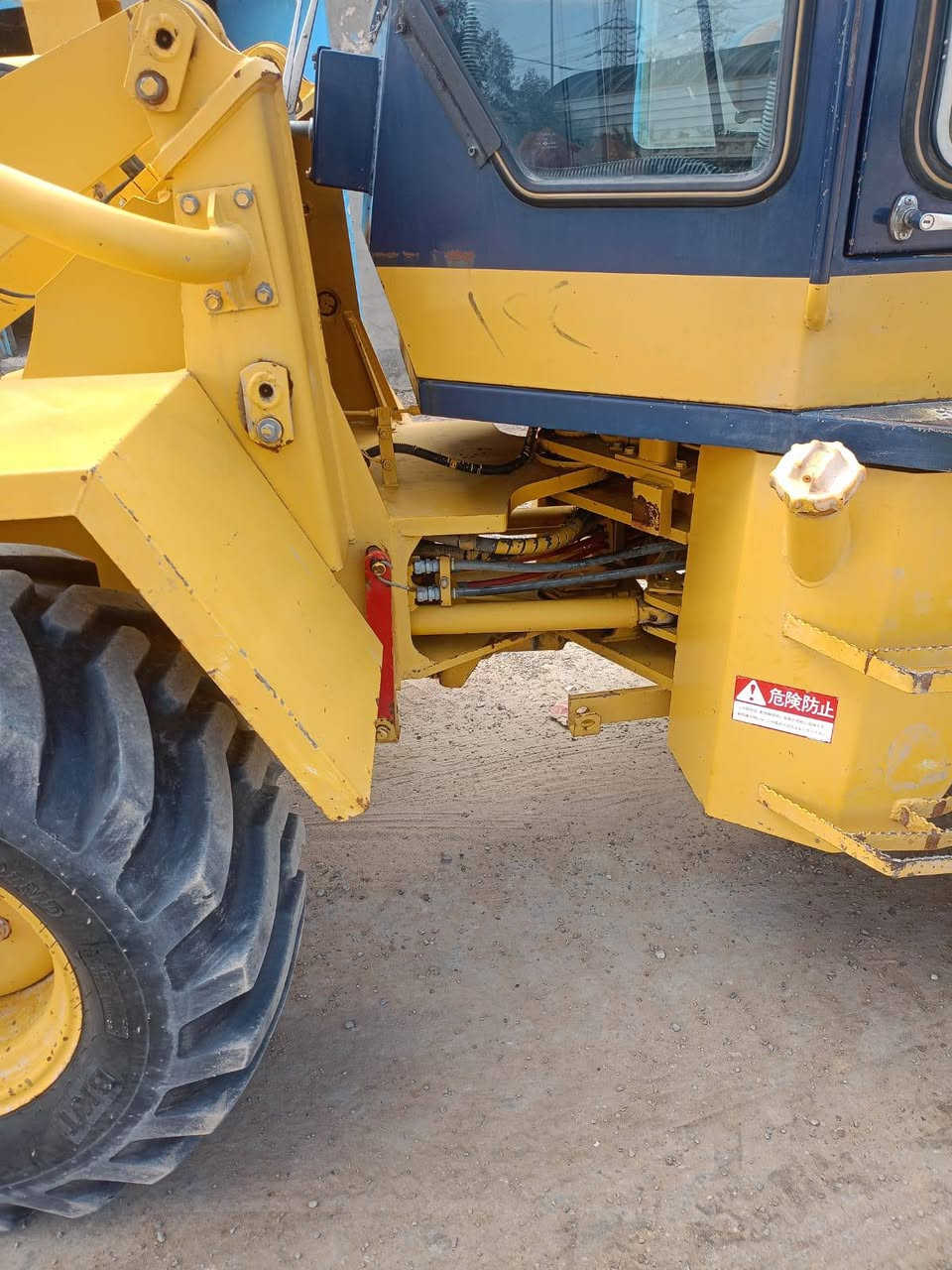 شفل كوماتسو w70حجم 50دخول جديد مكفول كفاله عامه منفيس موديل 19/
***********مكان ديوانيه
