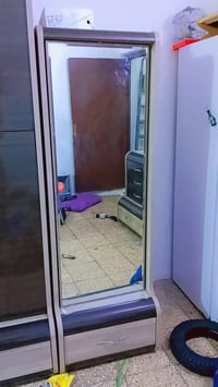 اخوان كنتور طول ٤ امتار عرض ٨٠ سم وزوايه وميز مرايه للبيع خشب درجه اول...