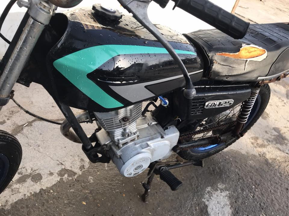 دراجه ايراني ادوات اتكفل بيه عشاير السعر 300 وبيه مجال المدينه *********** المو شراي لا يتعبني
